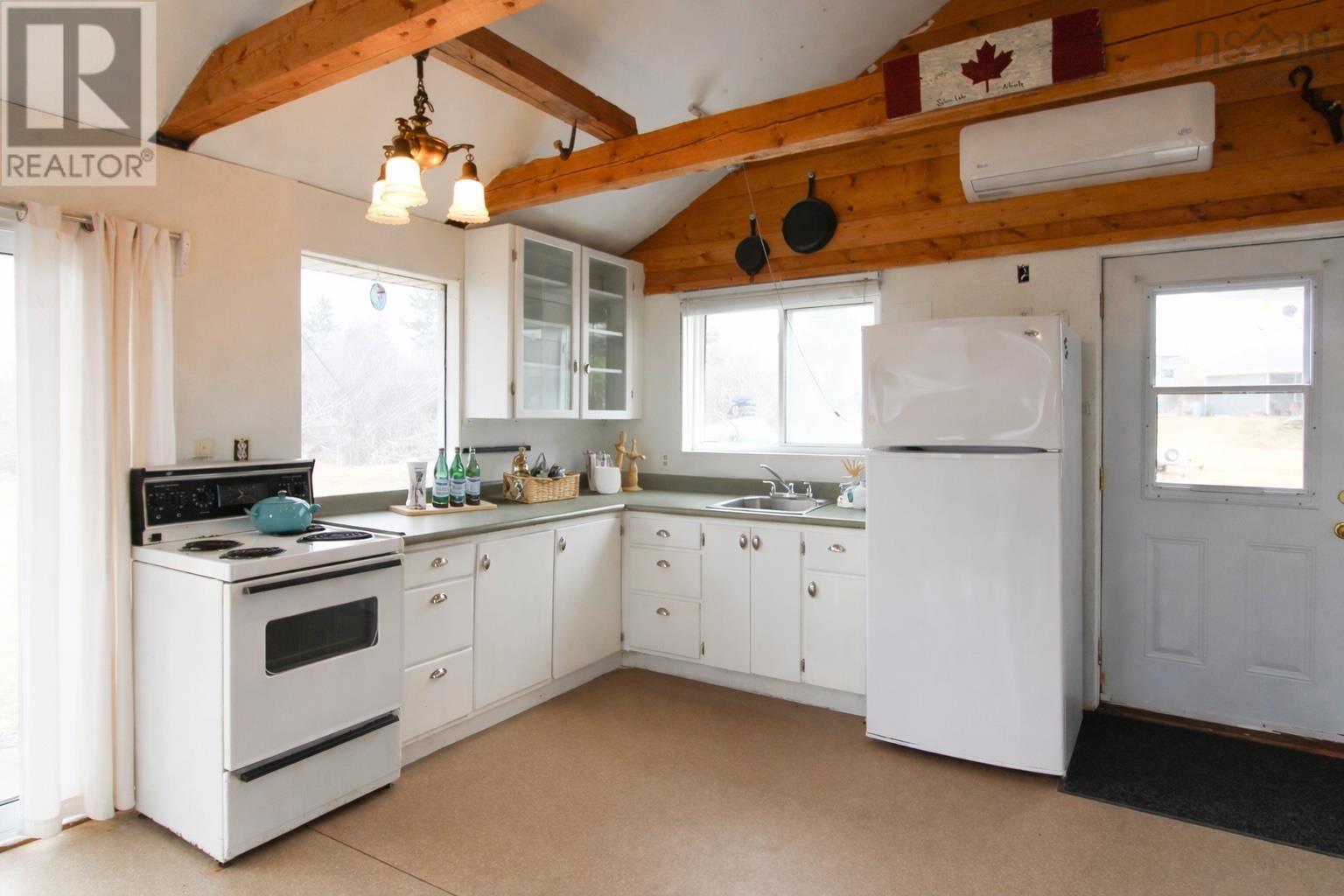 Property 40 of 46 of 615 New Road