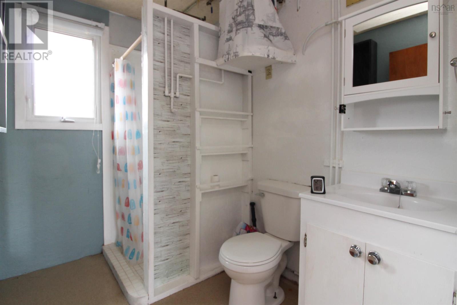 Property 44 of 46 of 615 New Road