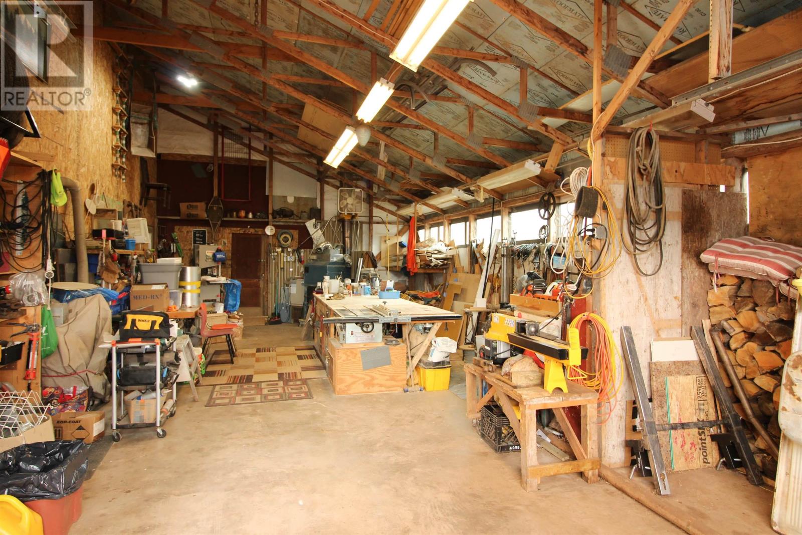 Property 46 of 46 of 615 New Road