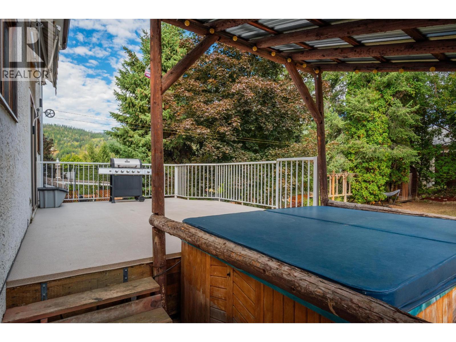 110 CEDAR AVENUE - 42