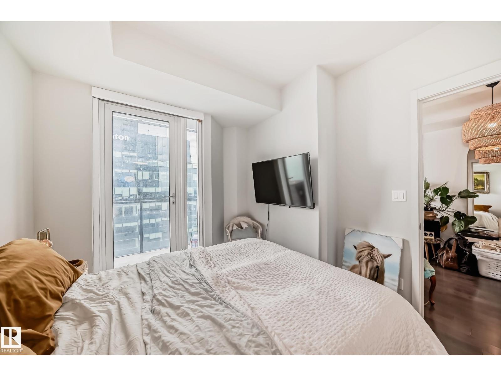 #3007 10360 102 ST NW - 13