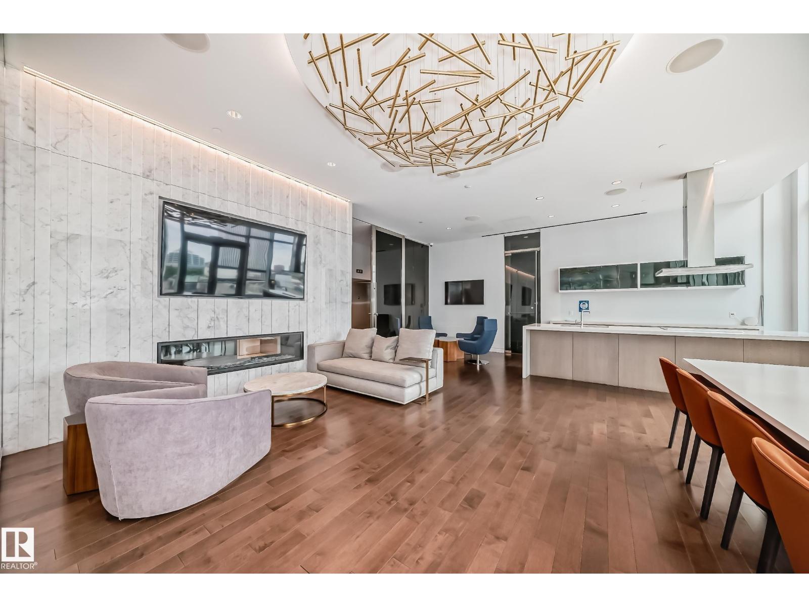 #3007 10360 102 ST NW - 23