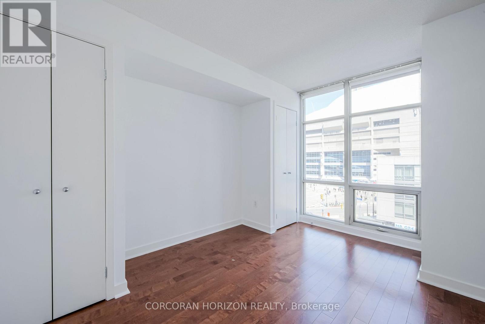 #609 10 NAVY WHARF COURT - 23