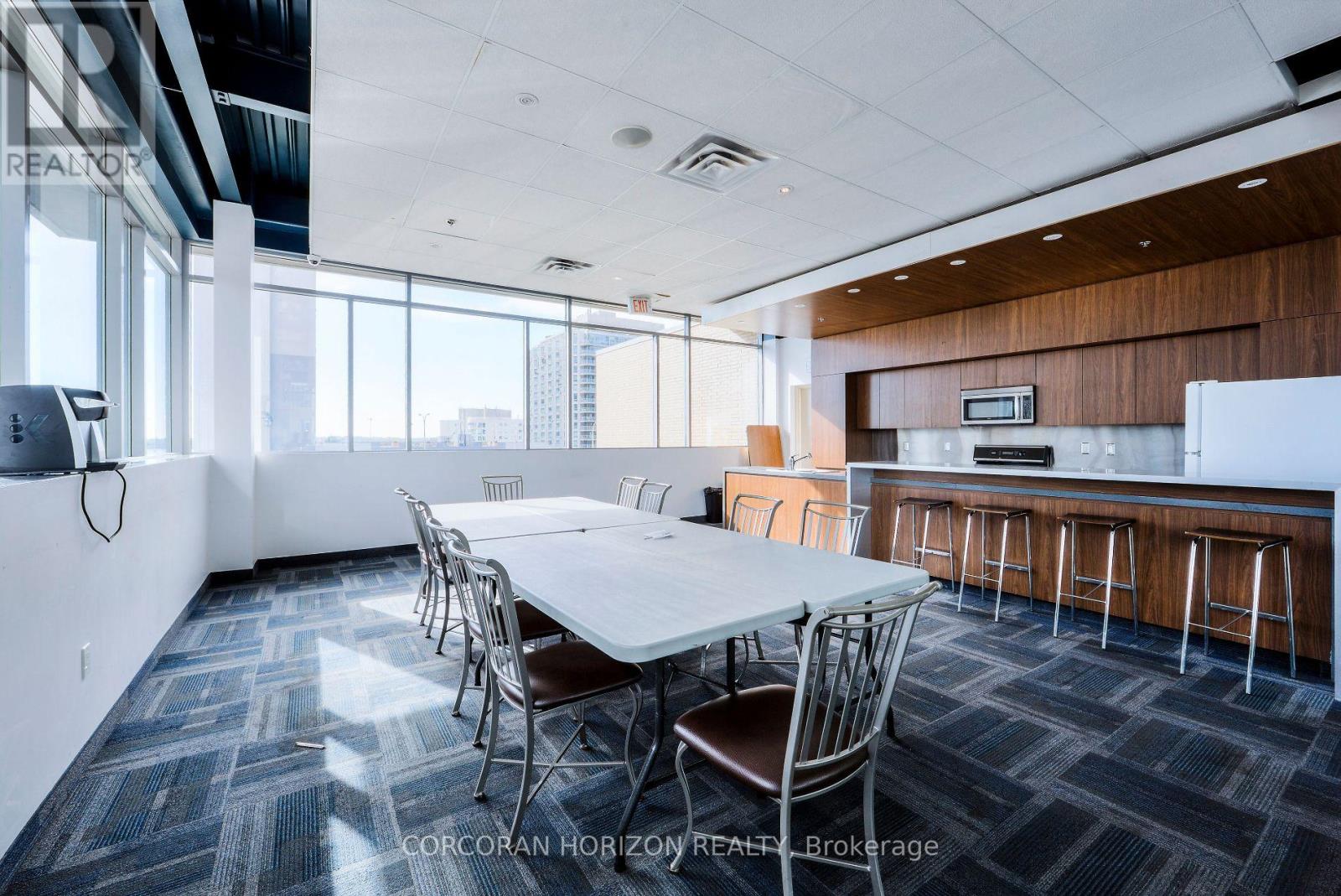 #609 10 NAVY WHARF COURT - 40