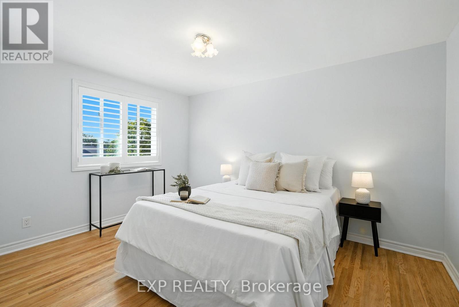52 BAYVIEW CRESCENT — photo 22