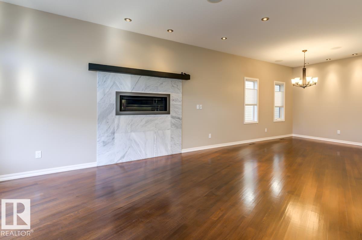 11122 52 ST NW - 14