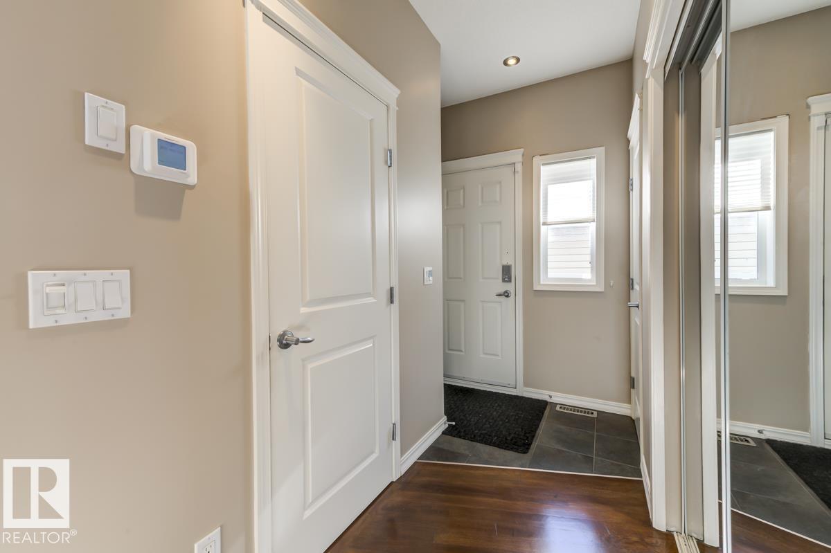 11122 52 ST NW - 8