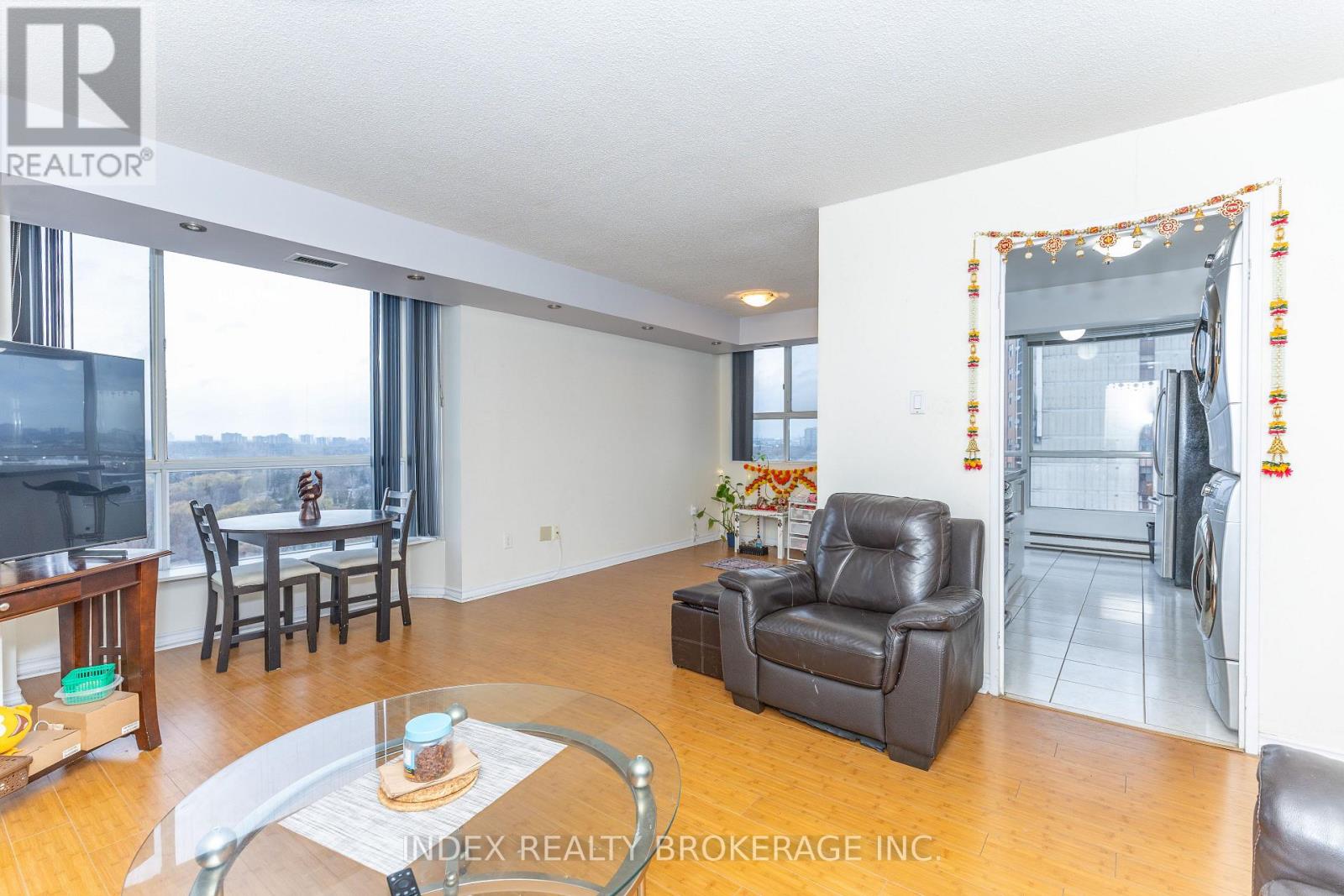 #1704 3077 WESTON ROAD - 19