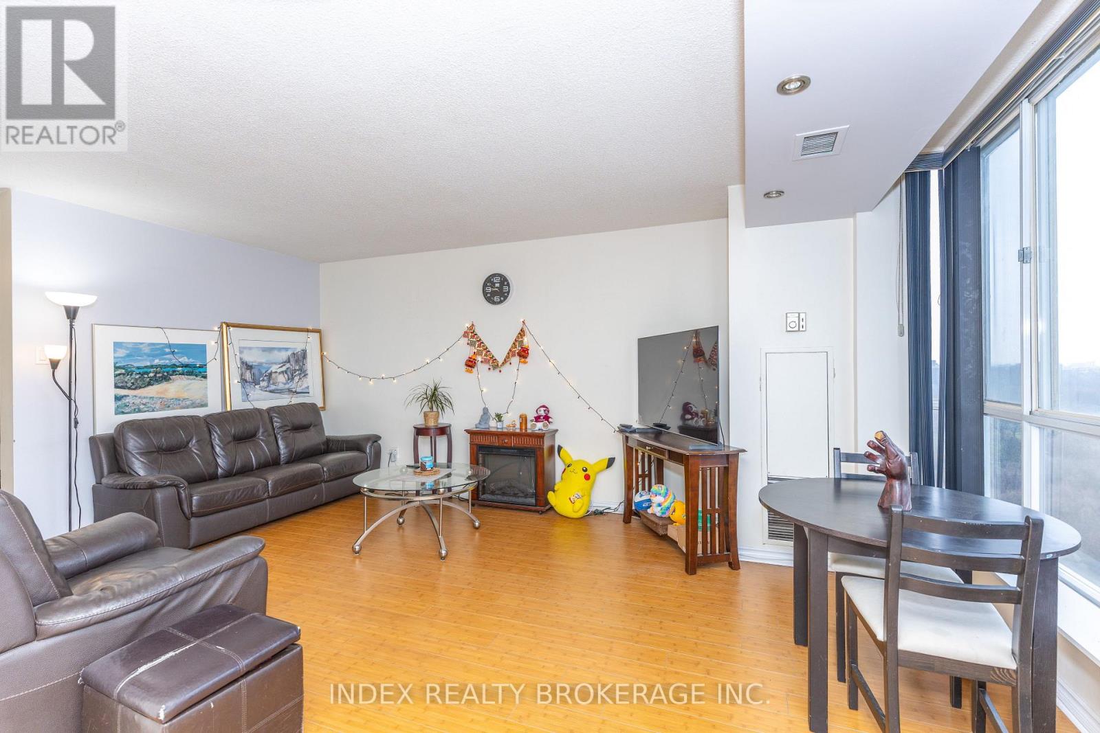 #1704 3077 WESTON ROAD - 21