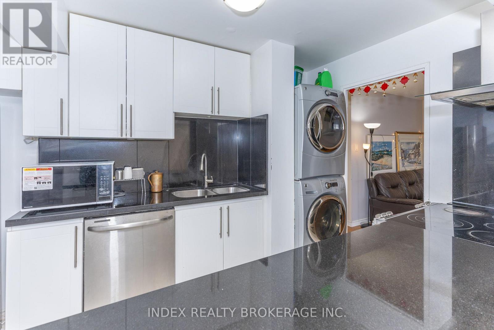 #1704 3077 WESTON ROAD - 25