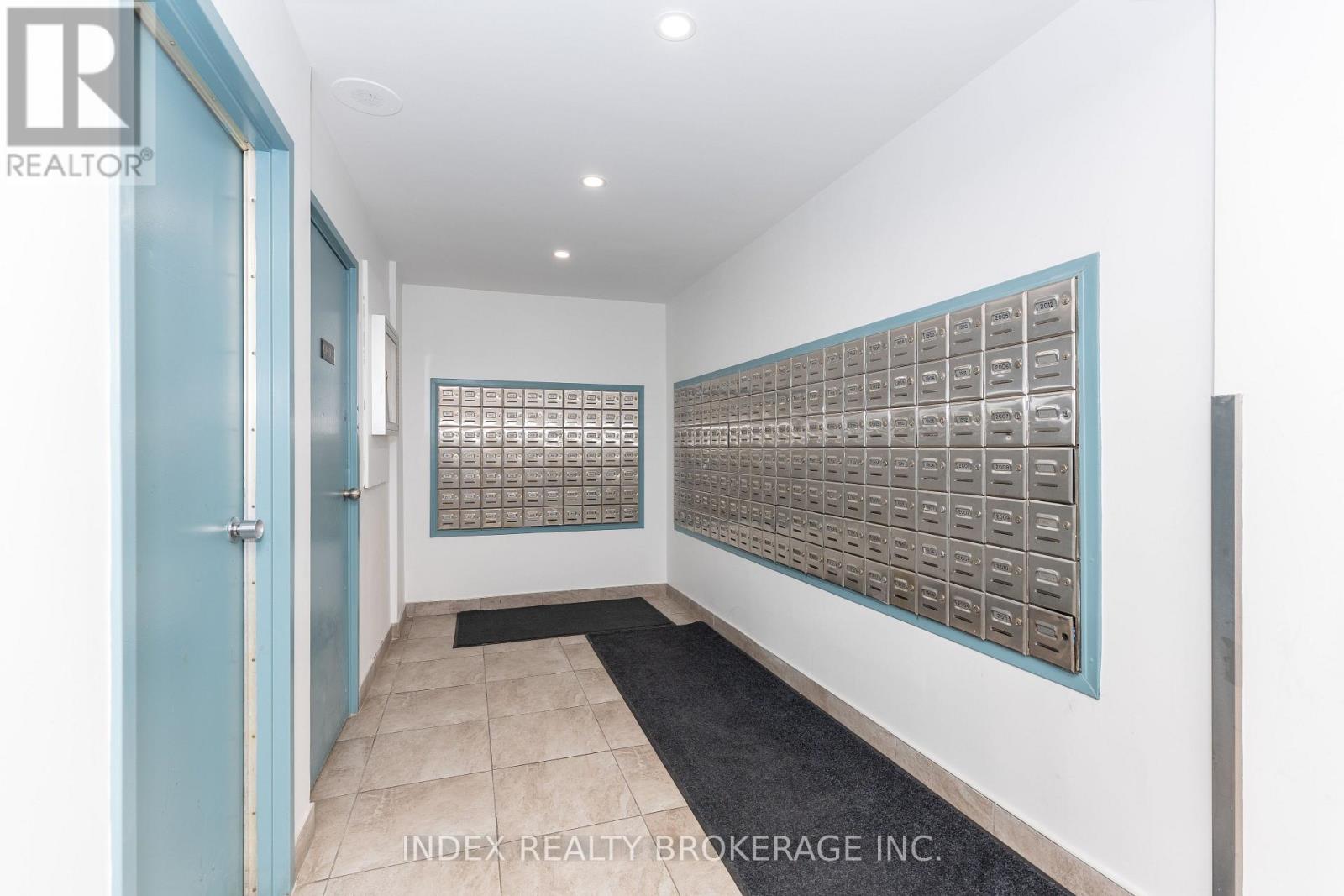 #1704 3077 WESTON ROAD - 35