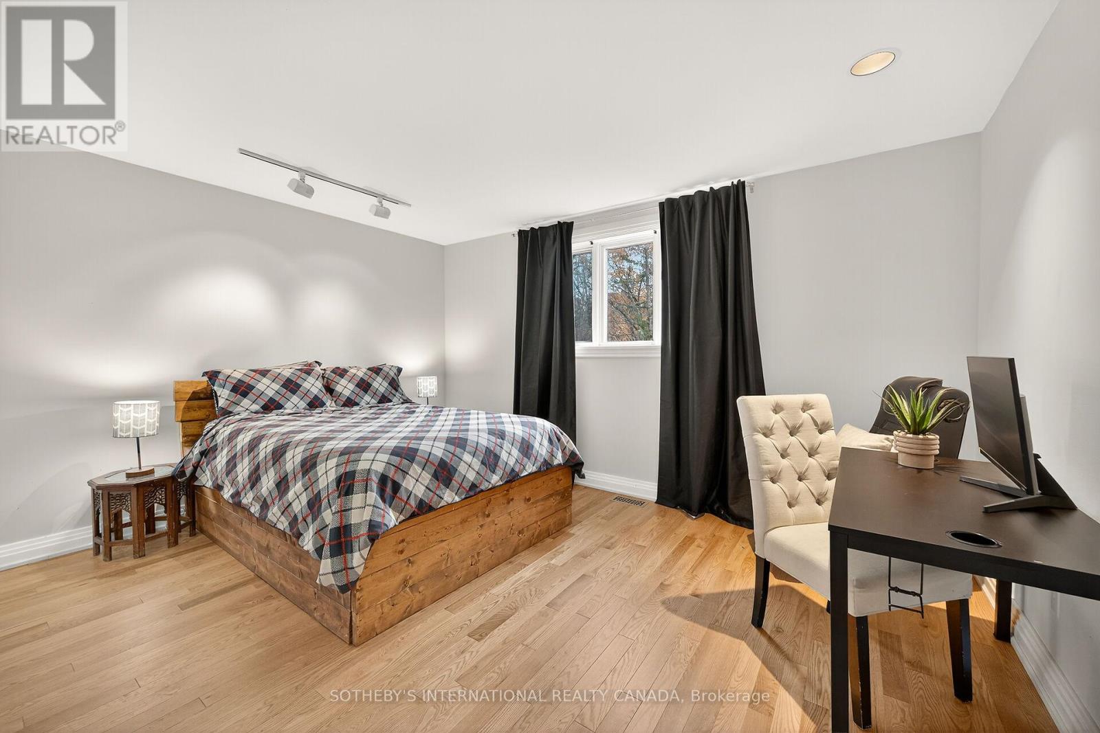 774 OLD DUNDAS ROAD - 27