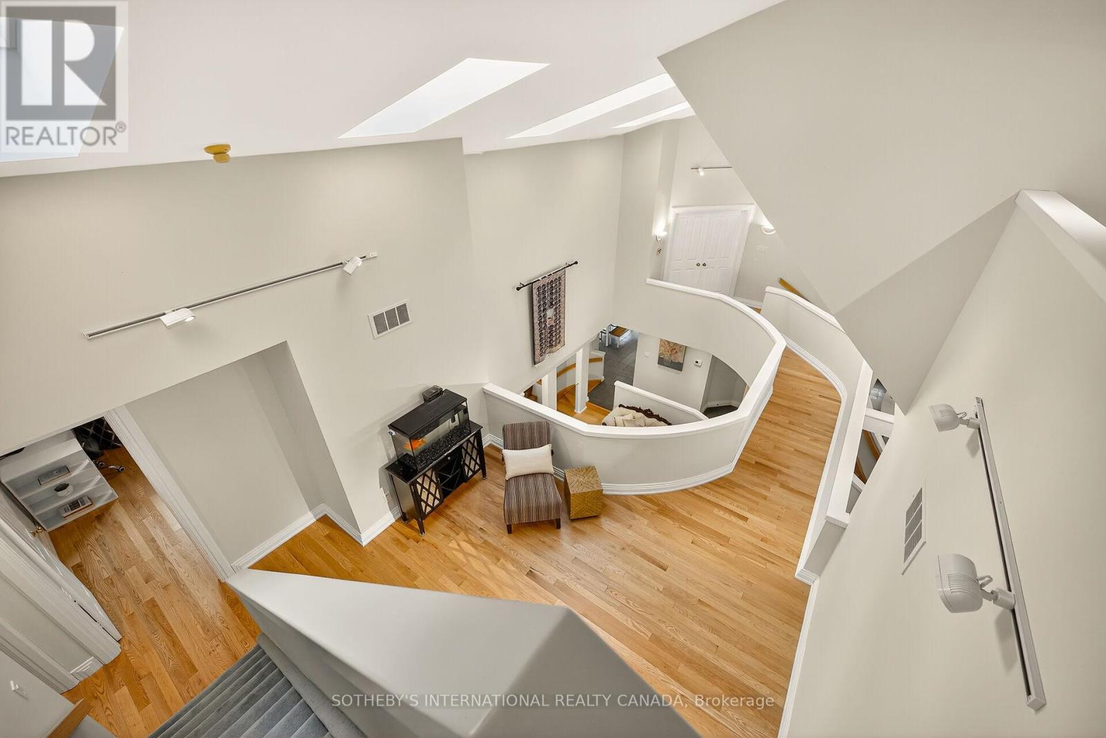 774 OLD DUNDAS ROAD - 34
