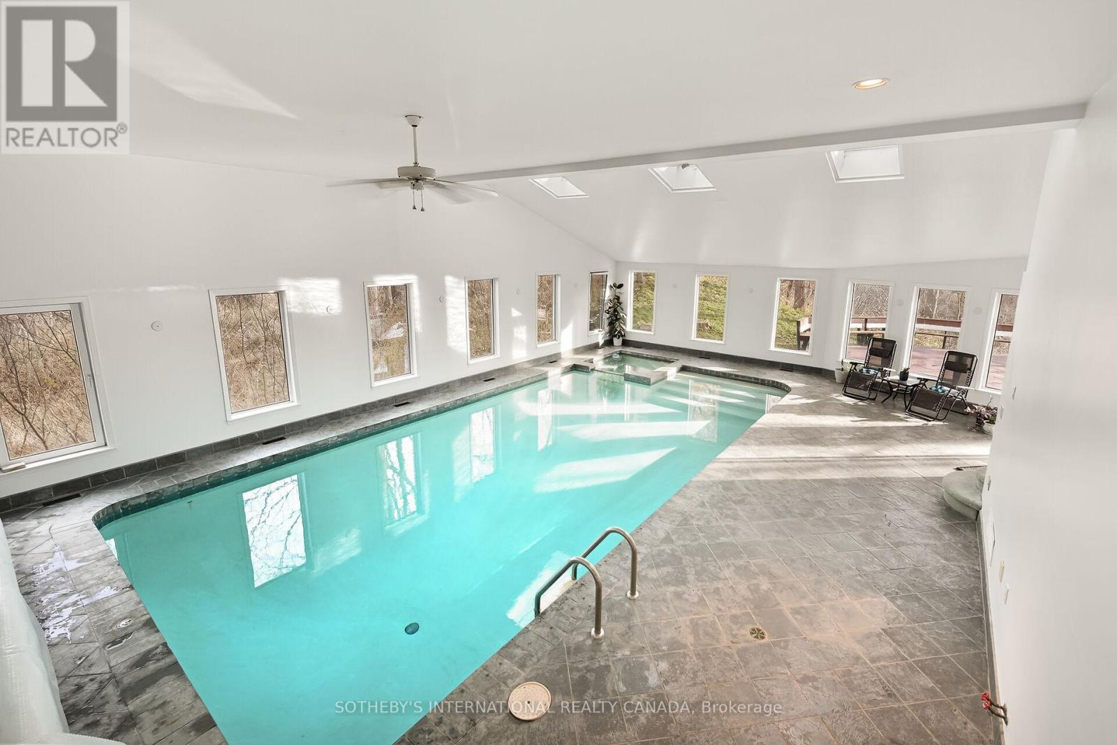 774 OLD DUNDAS ROAD - 36