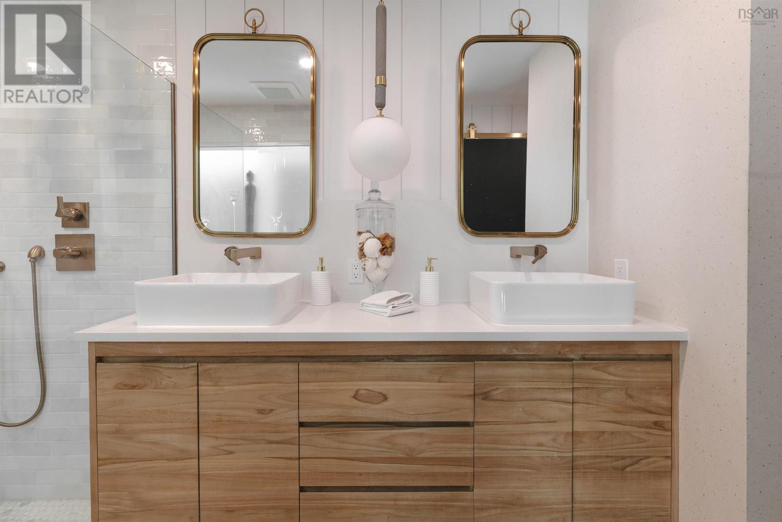 Property 29 of 49 of 9 Lynwood Drive