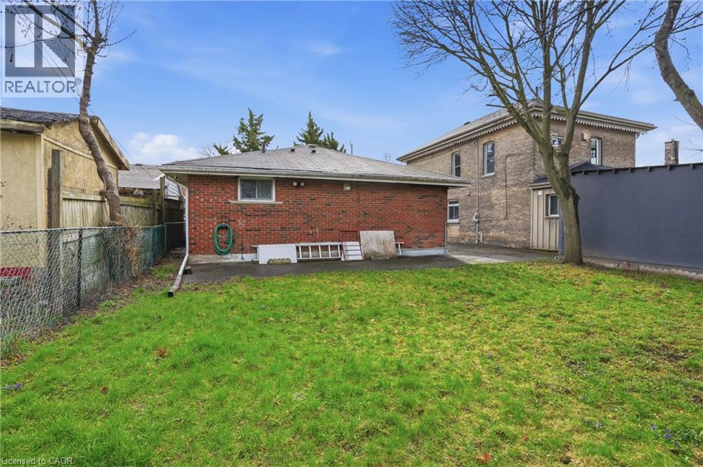 154 BROCK Street Unit# Upper, Brantford, Ontario, N3S5W1 — Photo 32