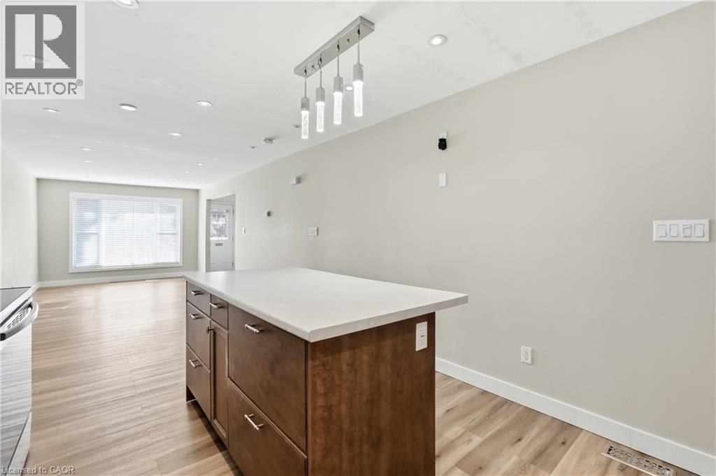 154 BROCK Street Unit# Upper, Brantford, Ontario, N3S5W1 — Photo 13