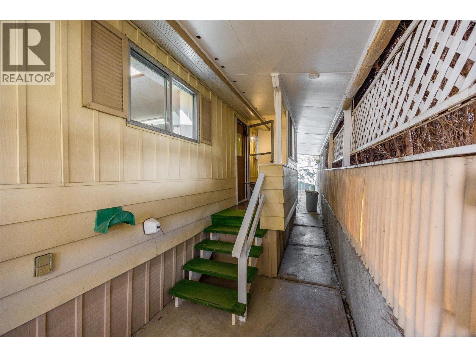 12 2098 Boucherie Road, West Kelowna