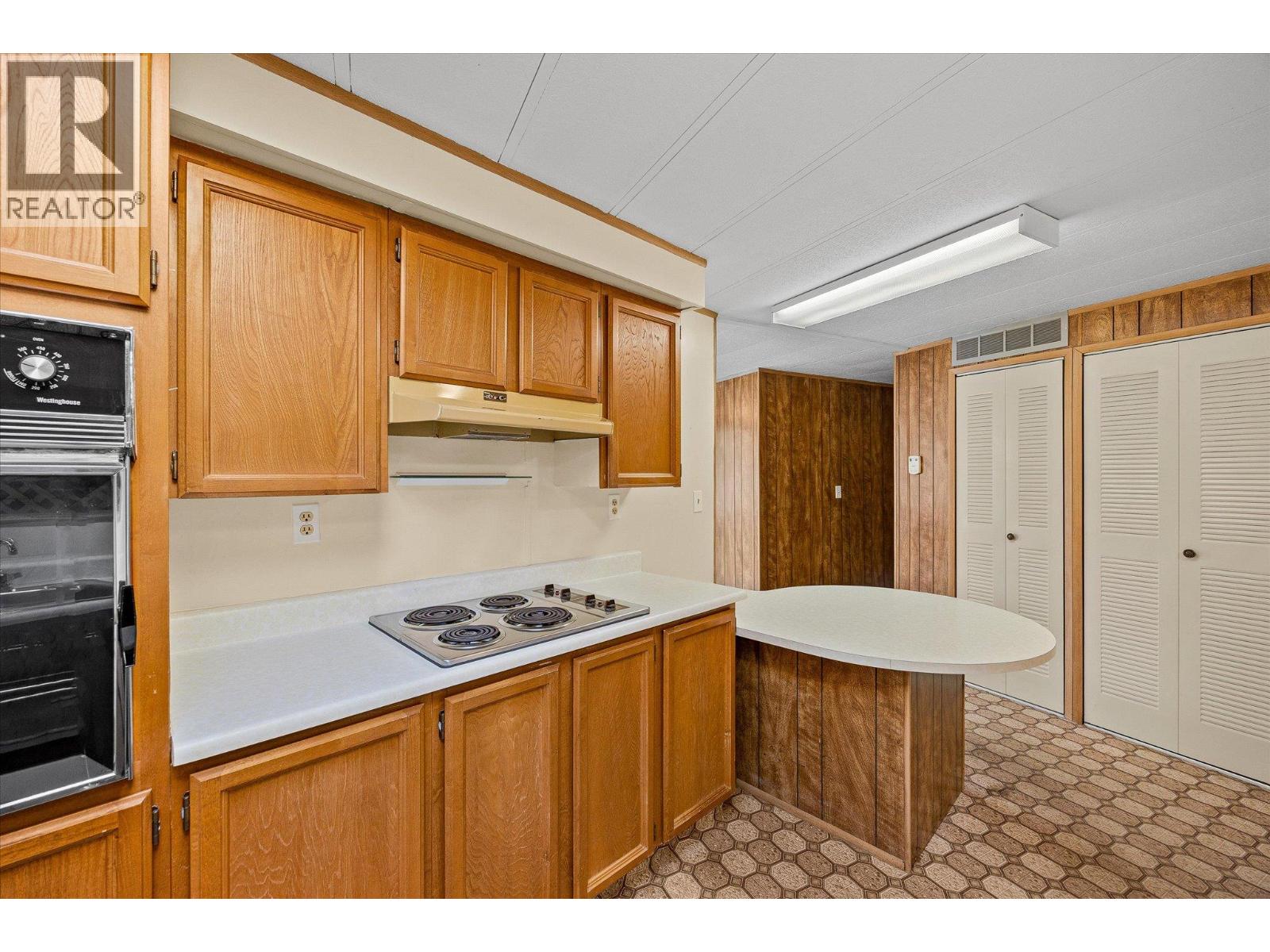 12 2098 Boucherie Road, West Kelowna