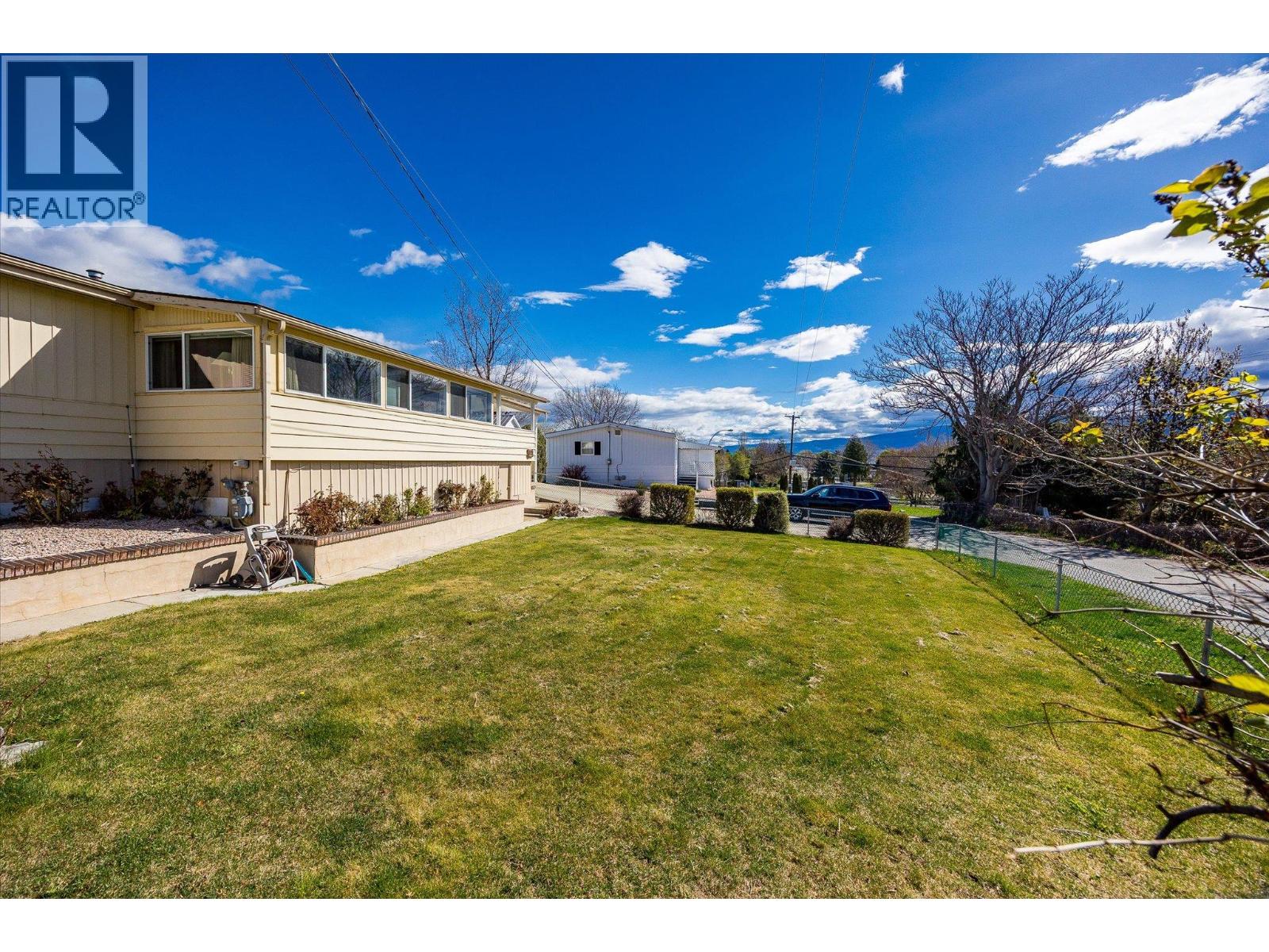 12 2098 Boucherie Road, West Kelowna