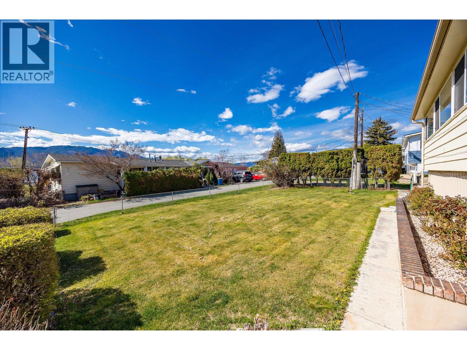 12 2098 Boucherie Road, West Kelowna