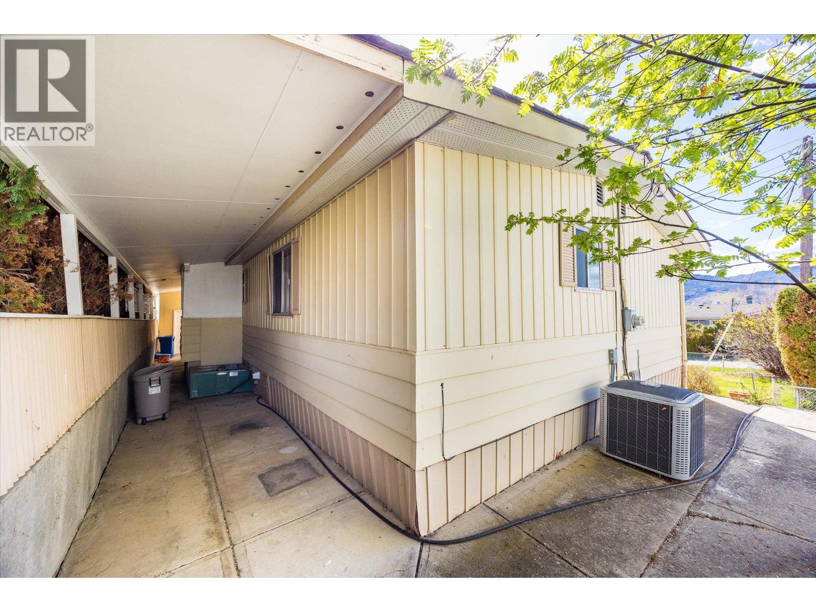 12 2098 Boucherie Road, West Kelowna