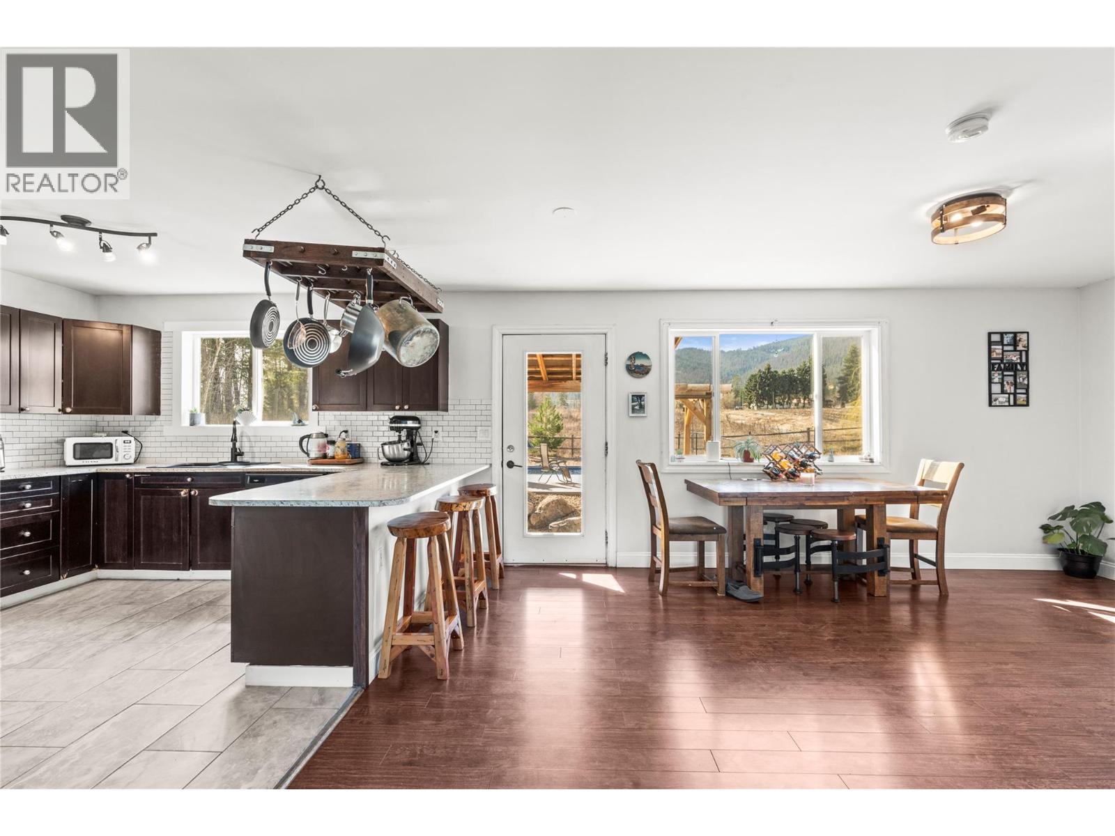 4150 20 AVENUE SE - 15