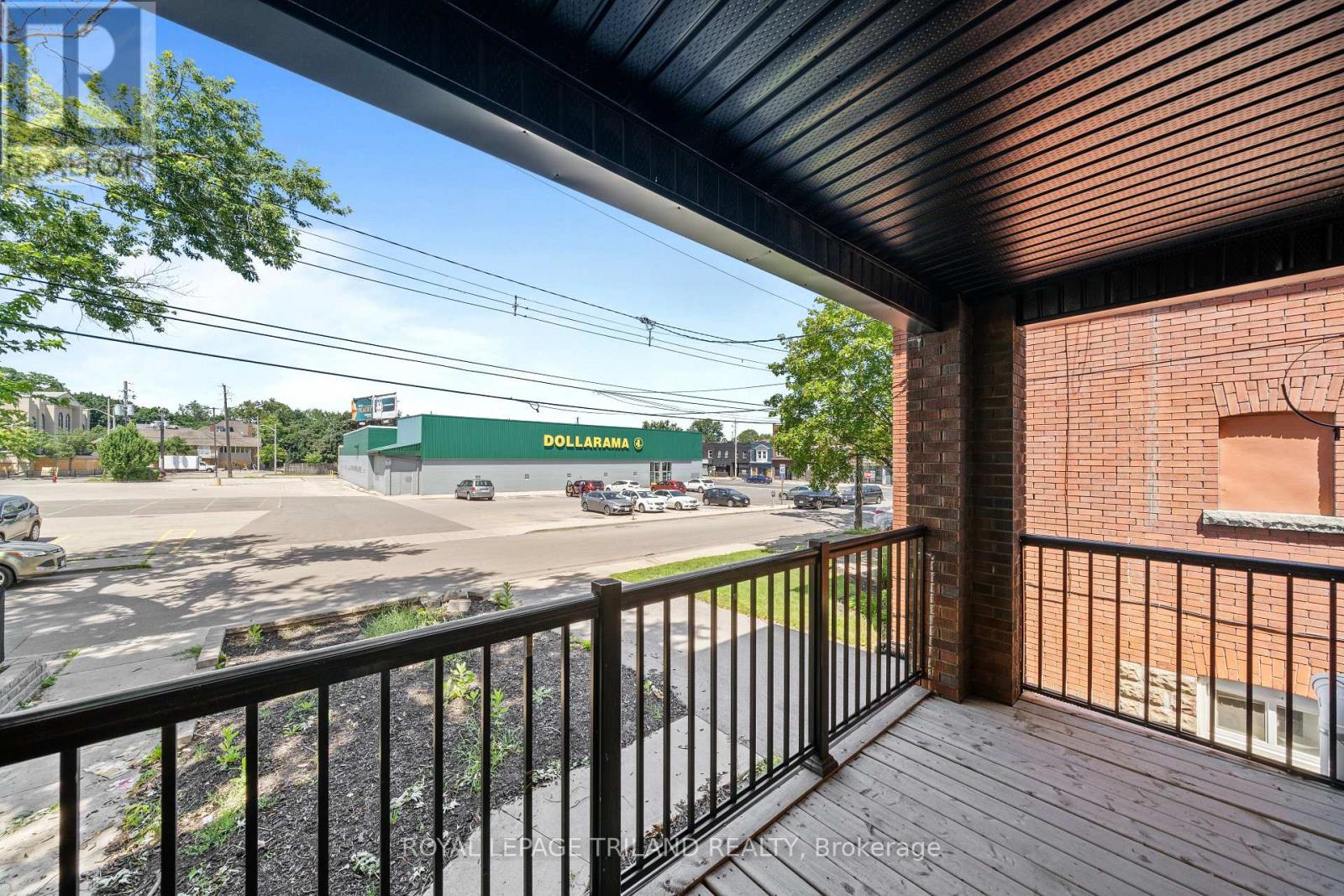 4 - 15 BALMORAL AVENUE S Property Photo