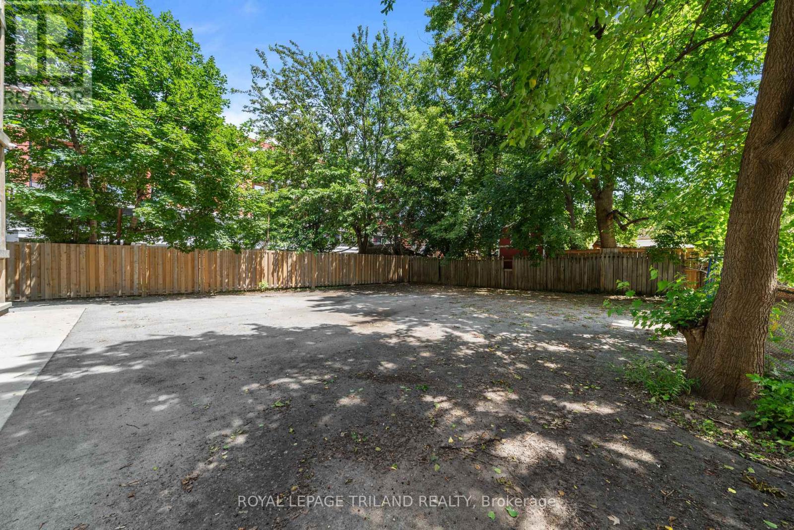 4 - 15 BALMORAL AVENUE S Property Photo