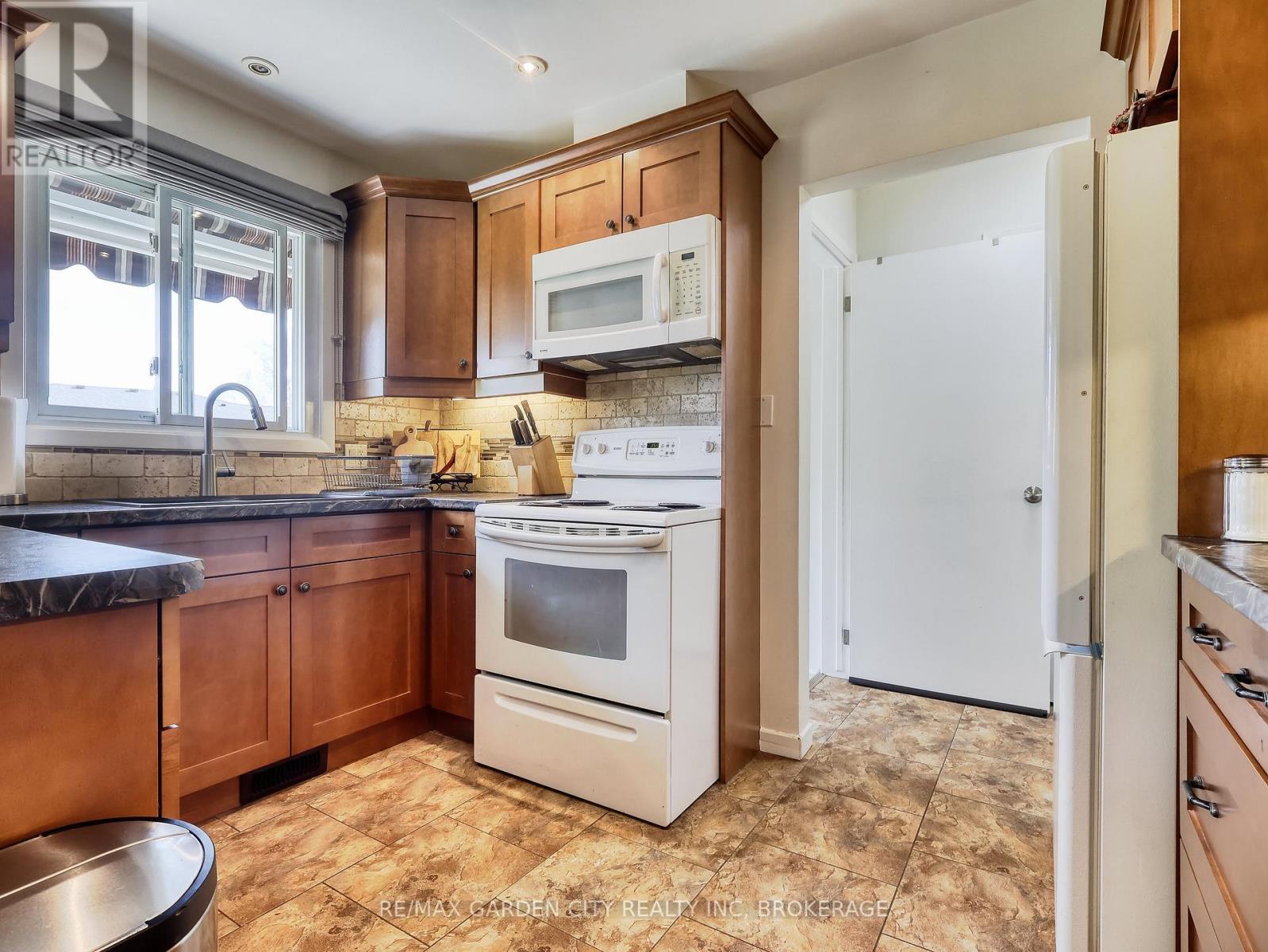 30 GLENVIEW AVENUE - 20