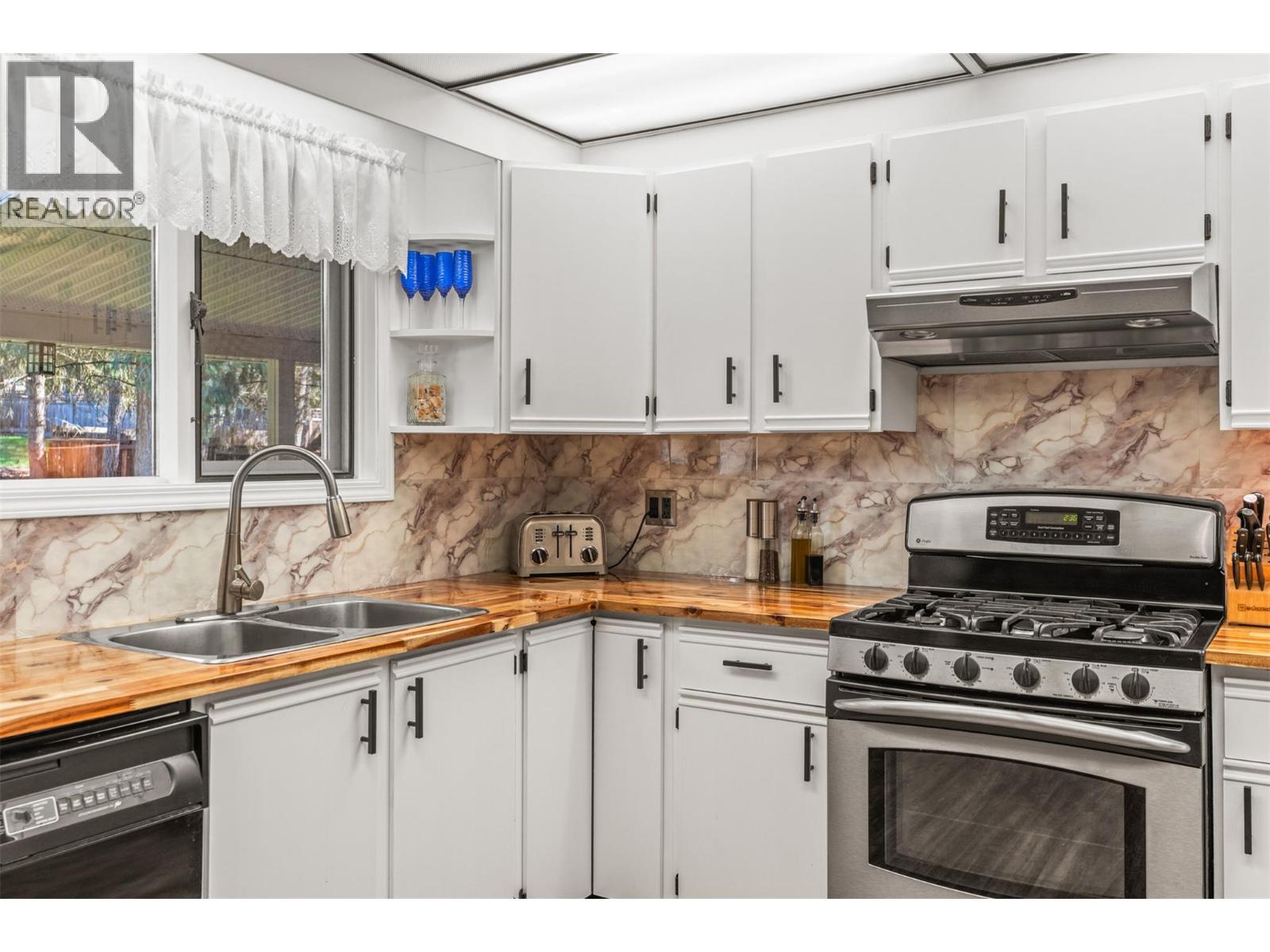 3419 LARCH DRIVE - 17