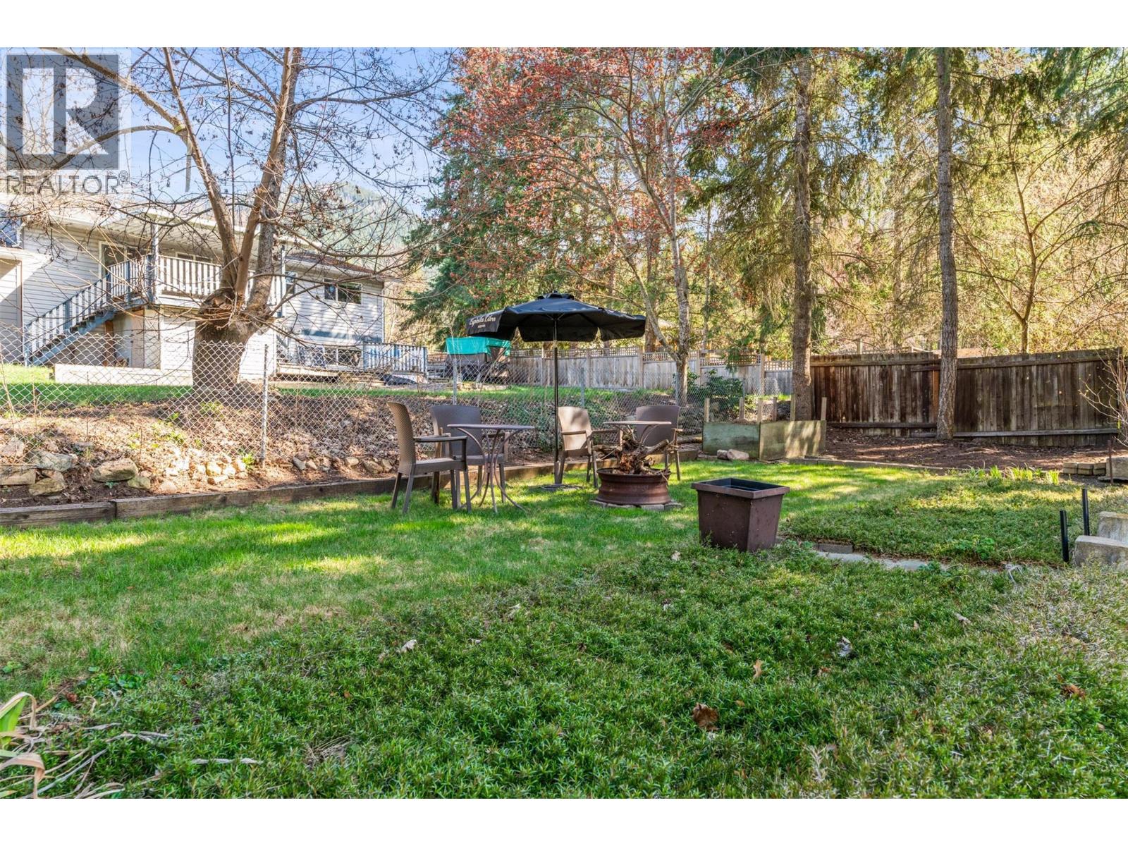 3419 LARCH DRIVE - 60