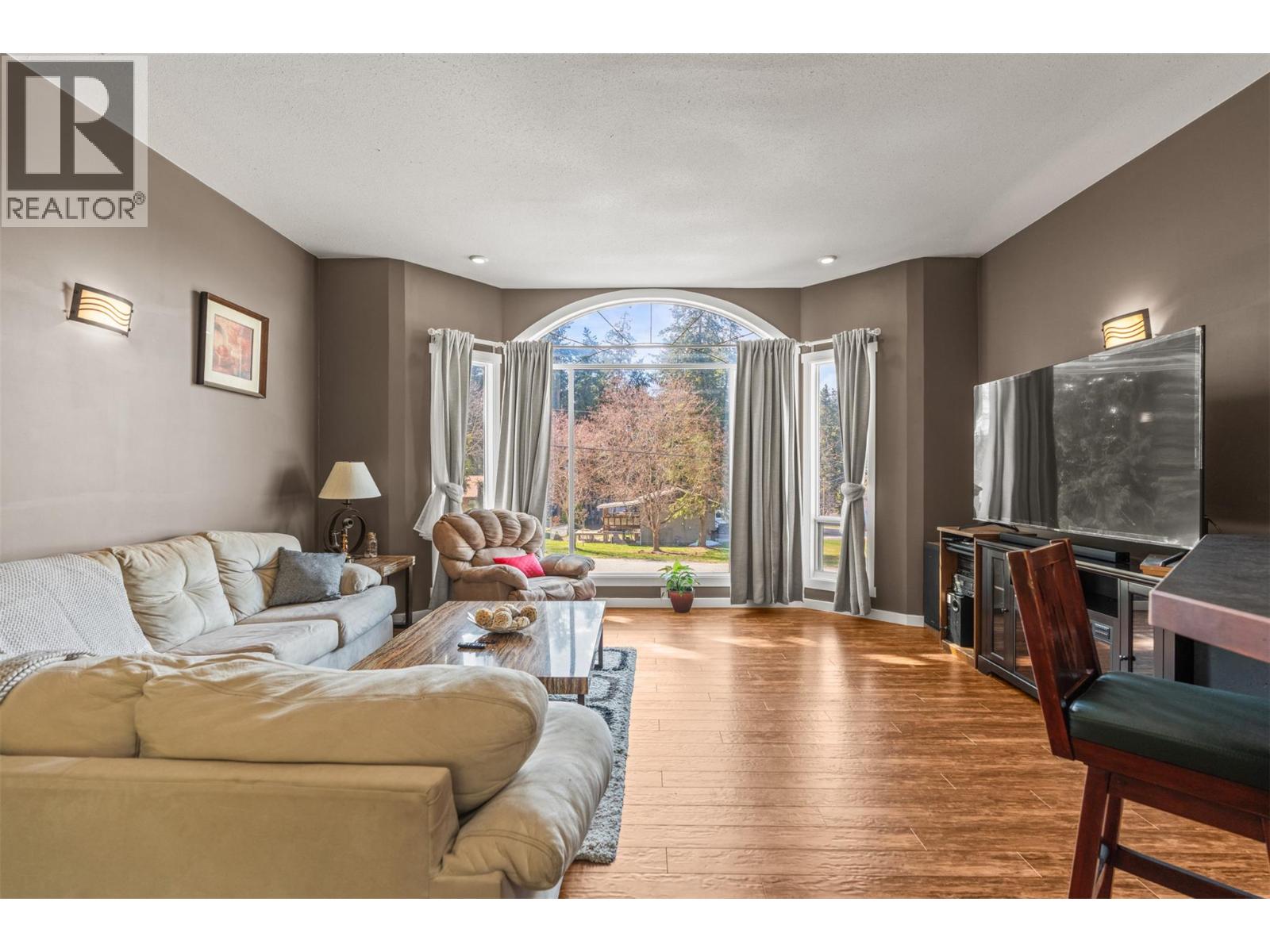 3419 LARCH DRIVE - 25