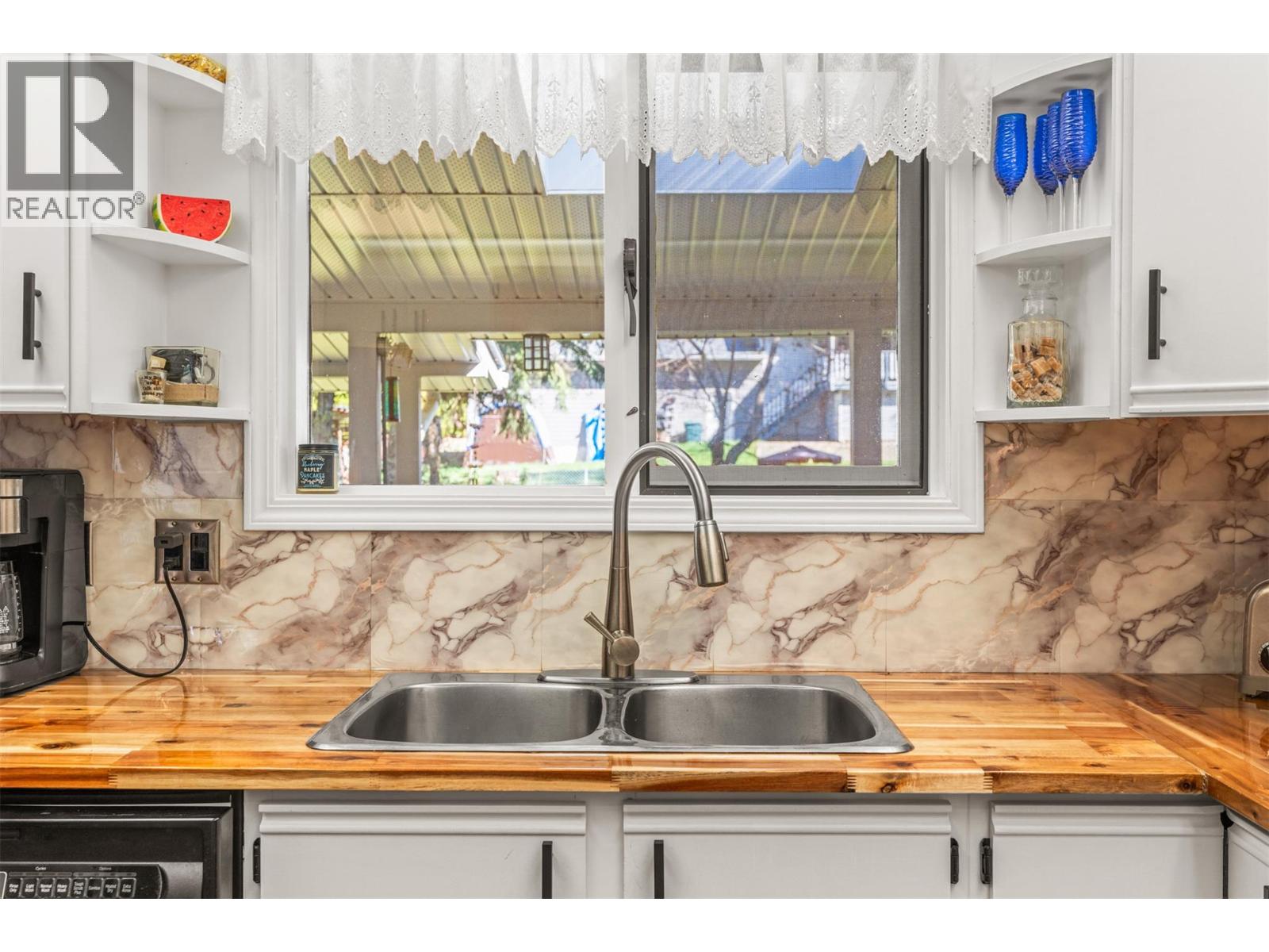 3419 LARCH DRIVE - 18