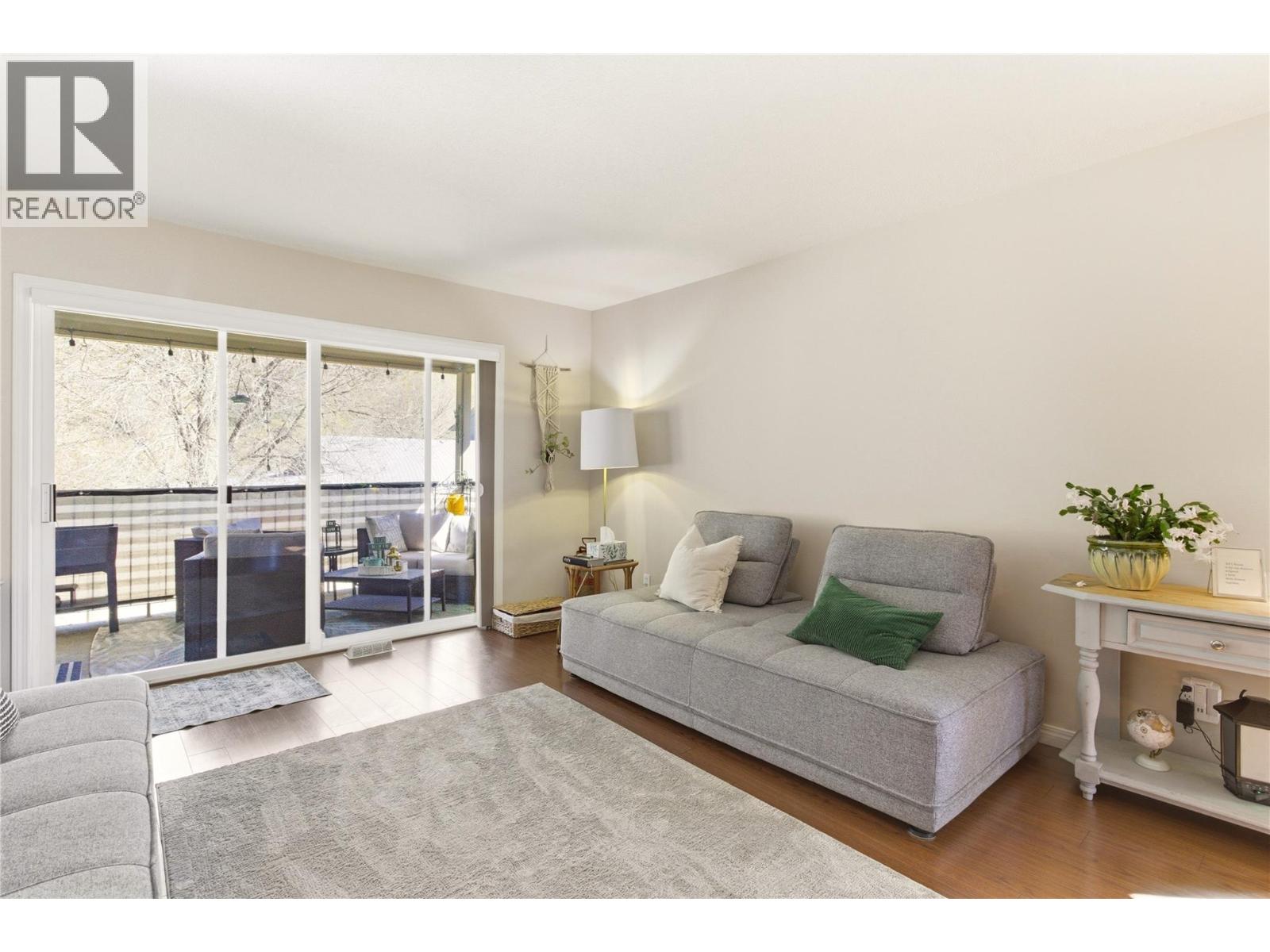 4210 Alexis Park Drive Unit# 10, Vernon