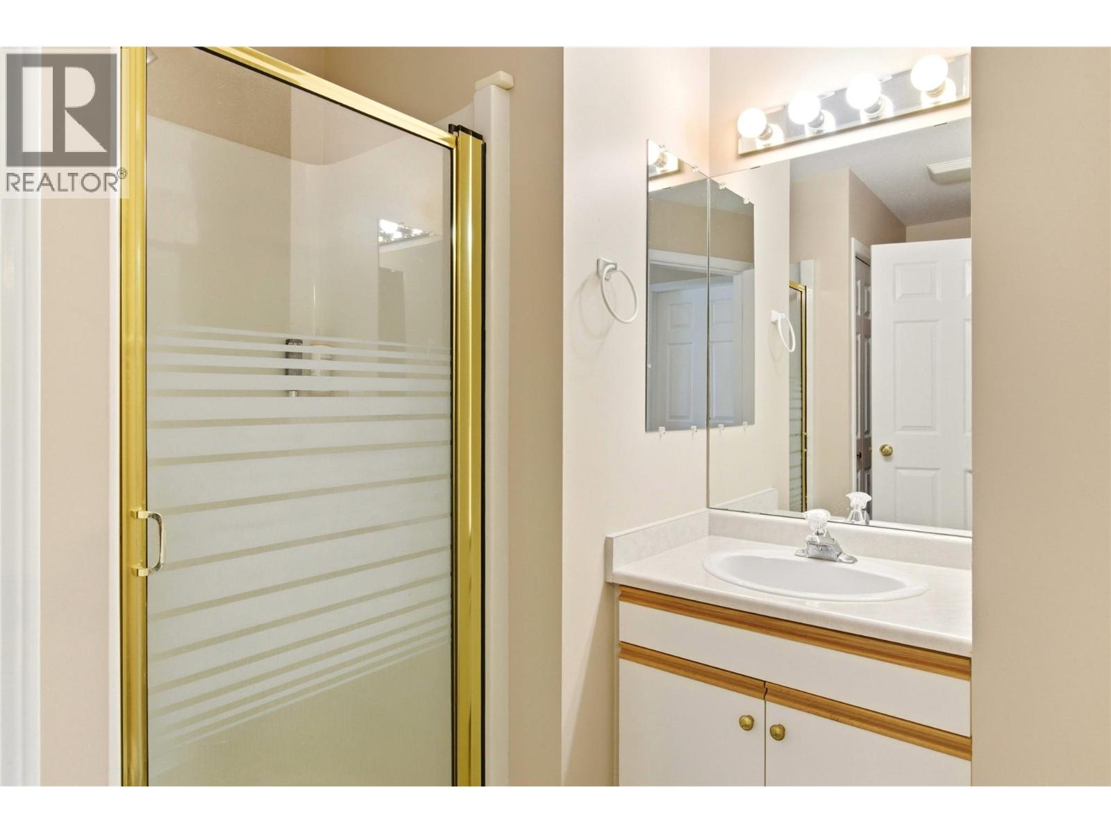 4210 Alexis Park Drive Unit# 10, Vernon