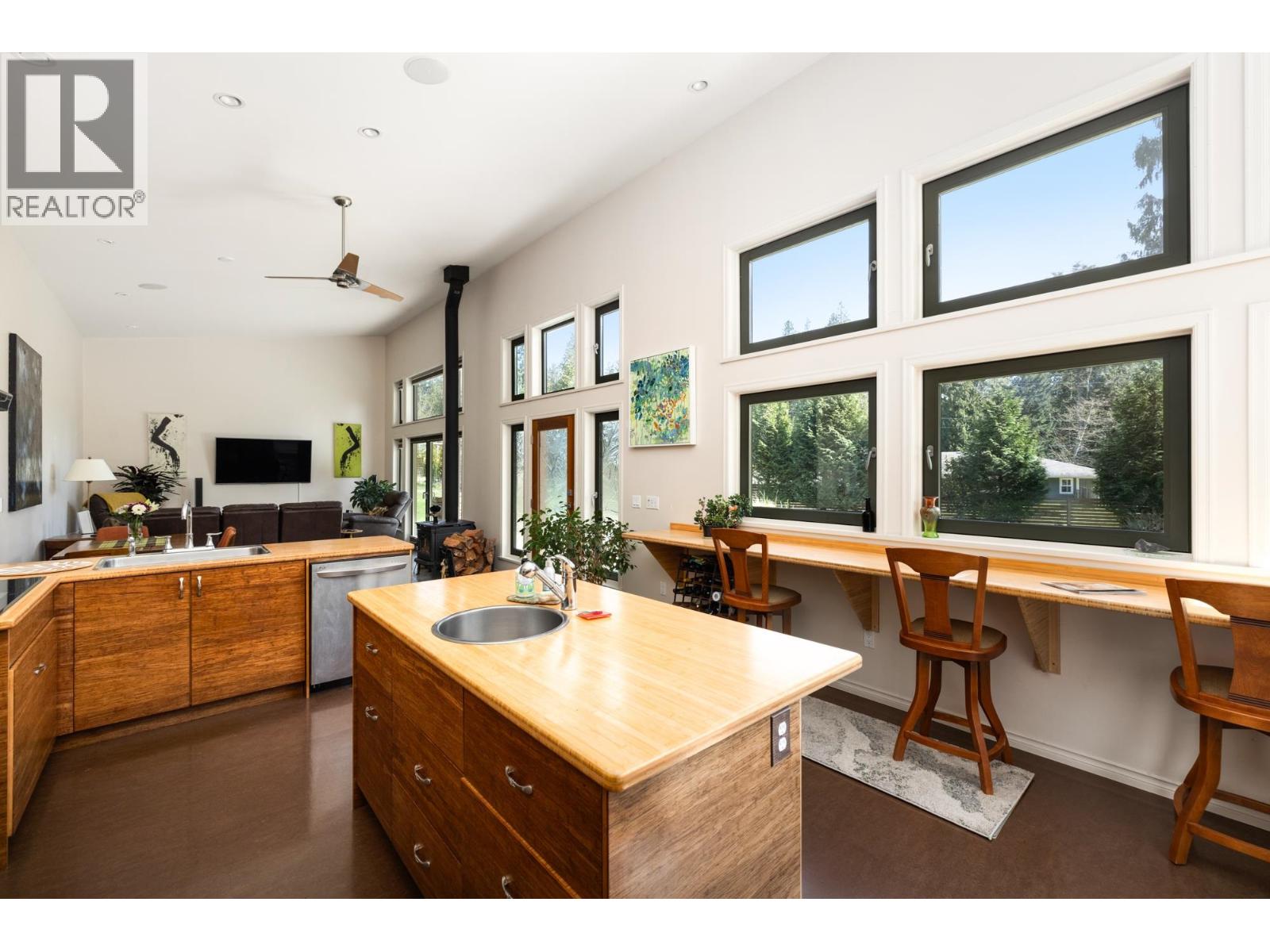 990 CHASTER ROAD, Gibsons
