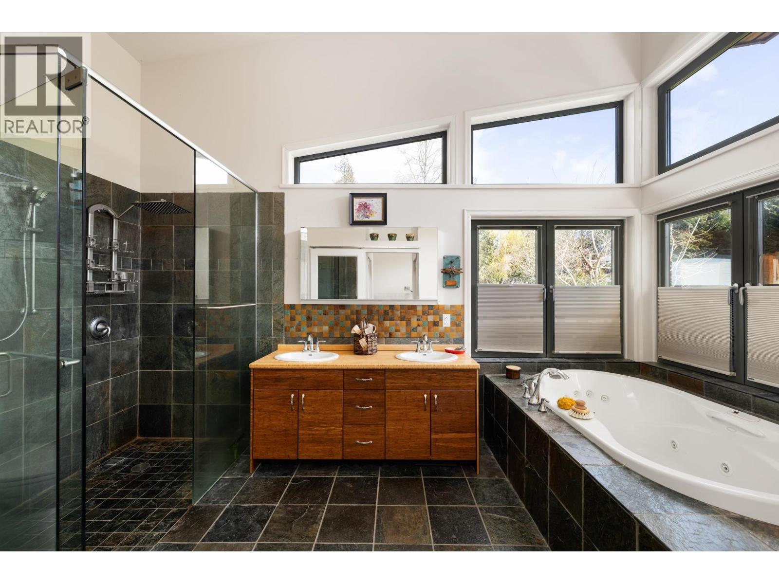 990 CHASTER ROAD, Gibsons