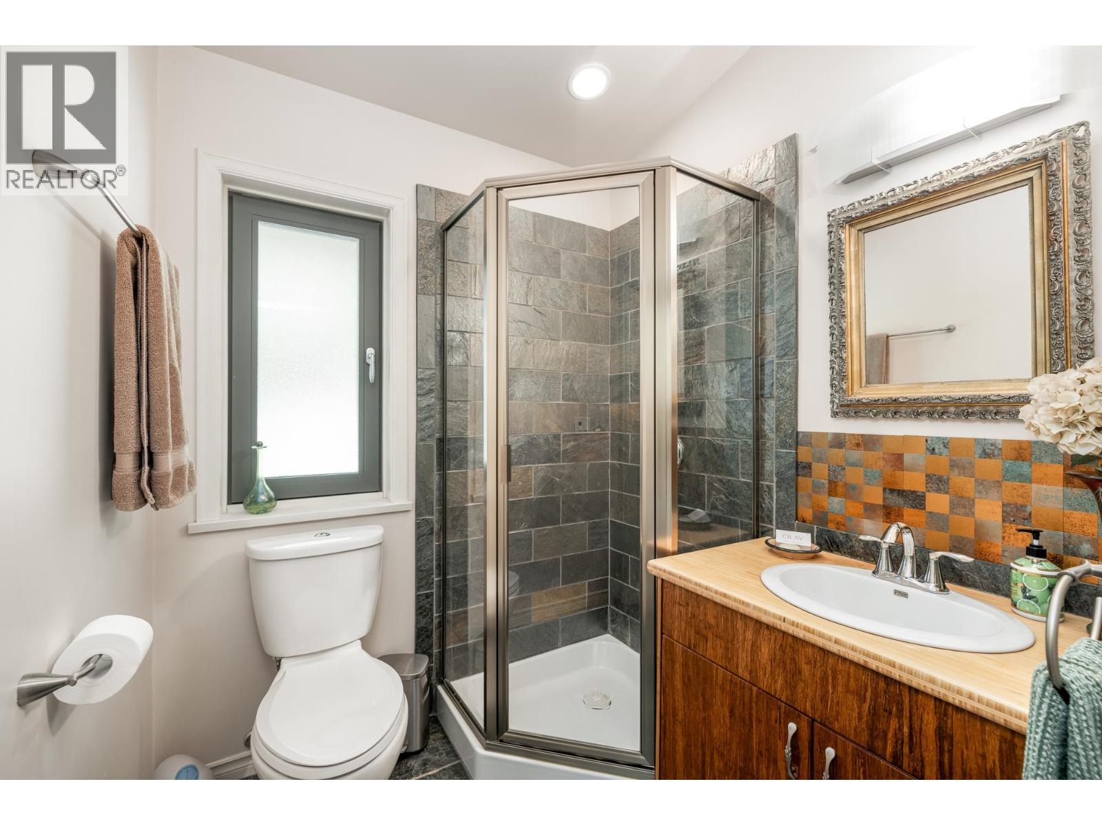 990 CHASTER ROAD, Gibsons