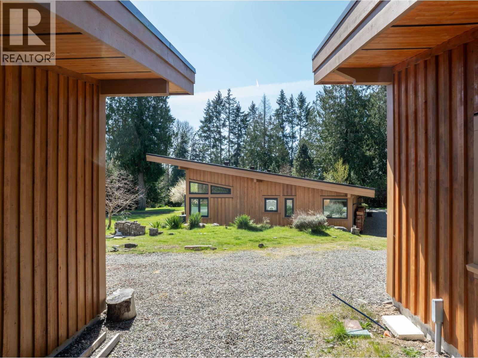 990 CHASTER ROAD, Gibsons
