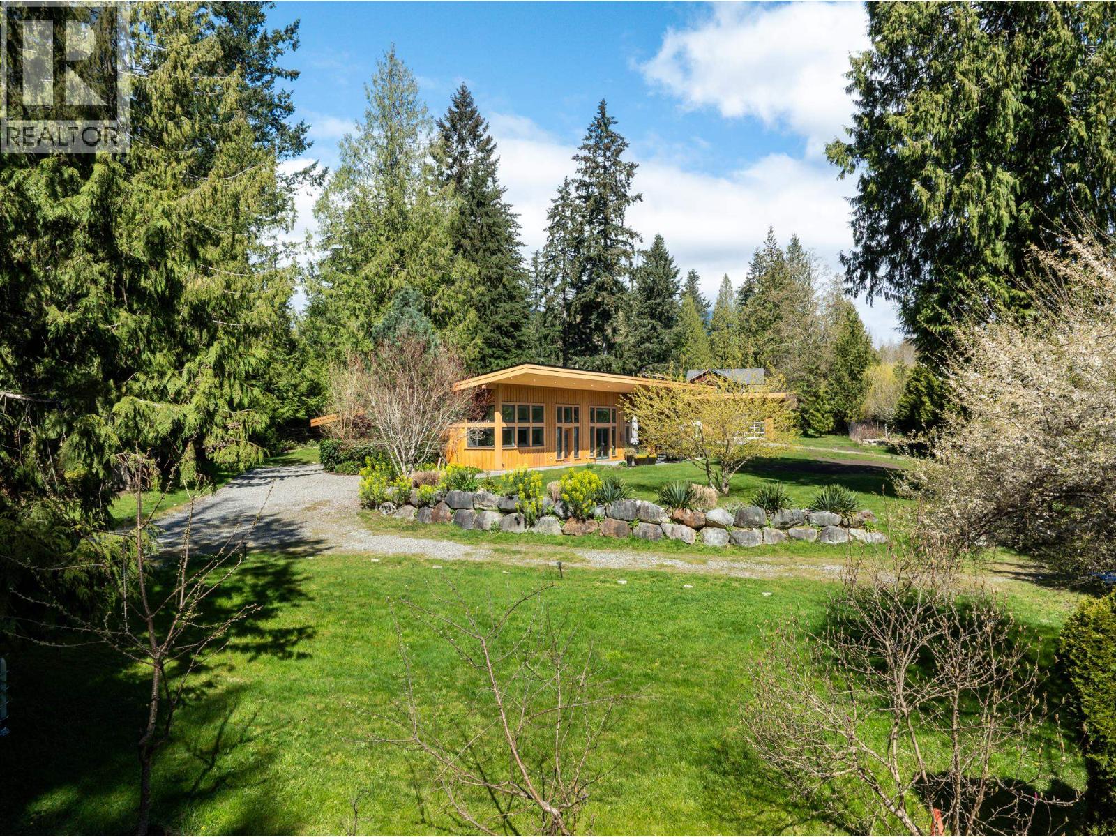 990 CHASTER ROAD, Gibsons