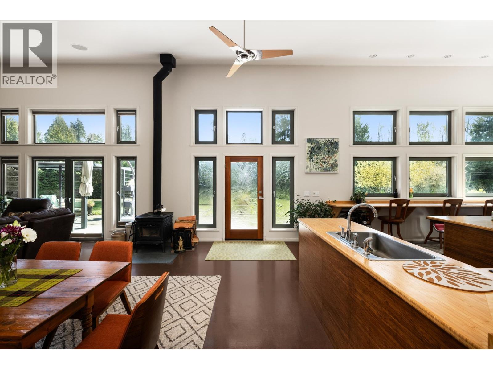 990 CHASTER ROAD, Gibsons