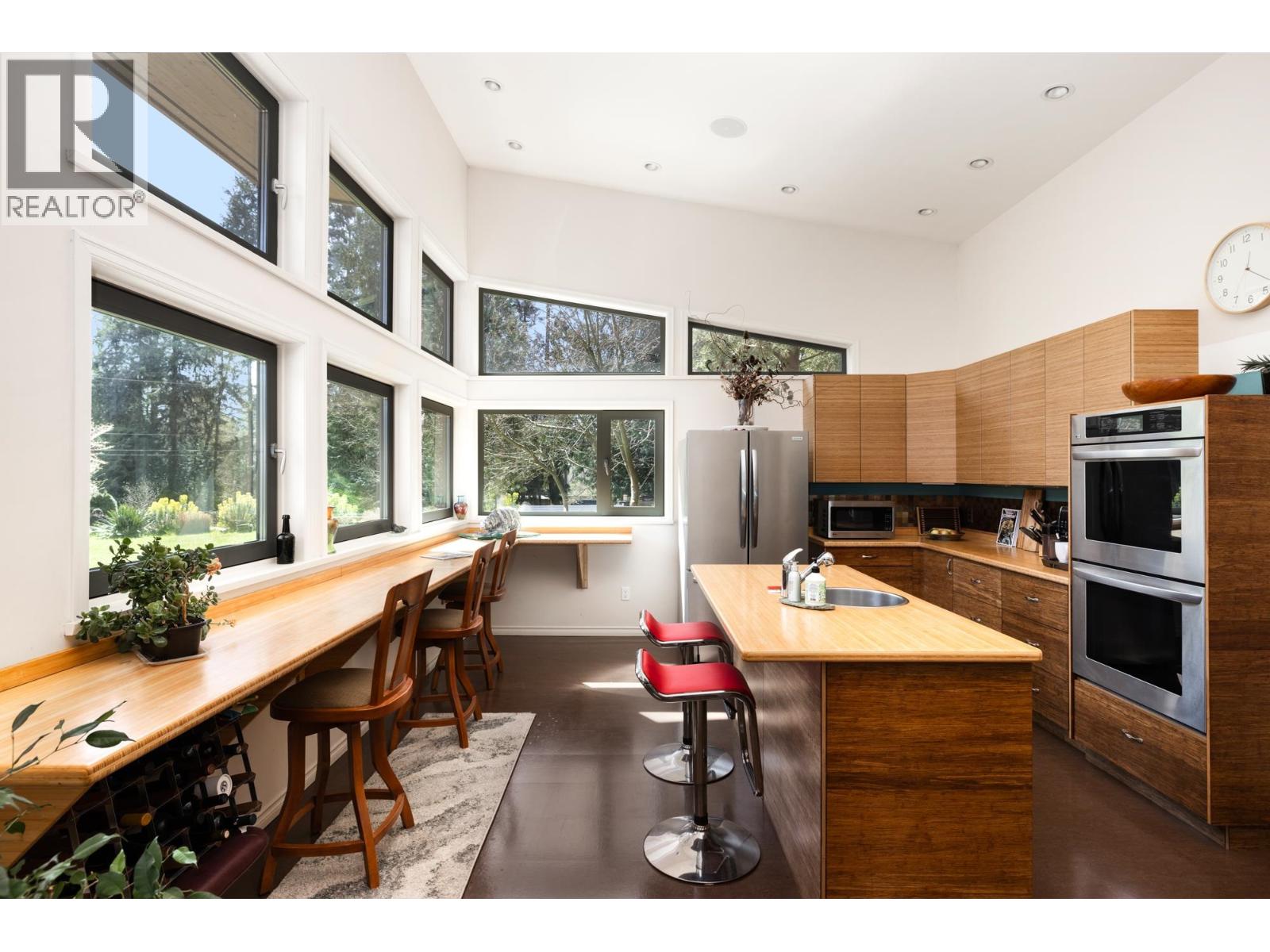 990 CHASTER ROAD, Gibsons