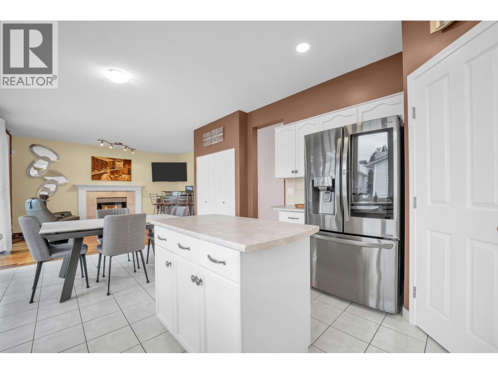 707 OMINECA AVENUE, Port Coquitlam
