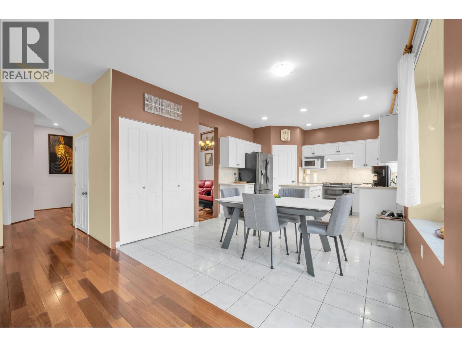 707 OMINECA AVENUE, Port Coquitlam