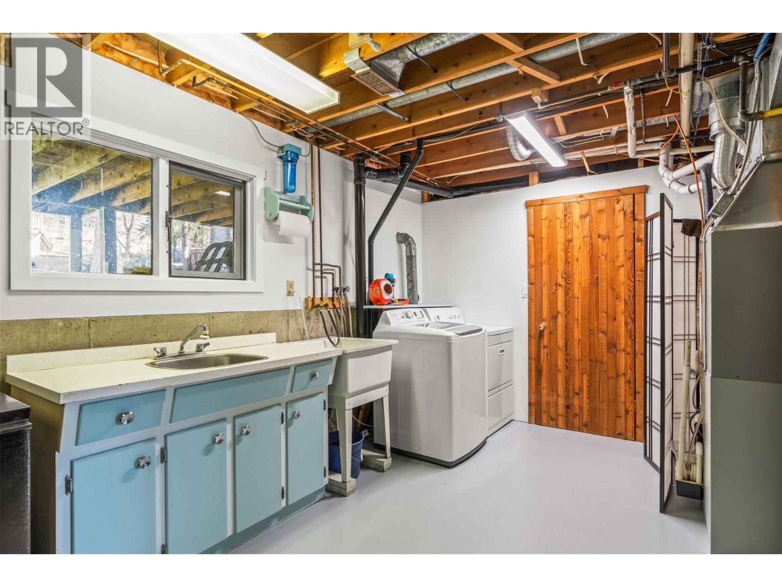 3419 LARCH DRIVE - 44