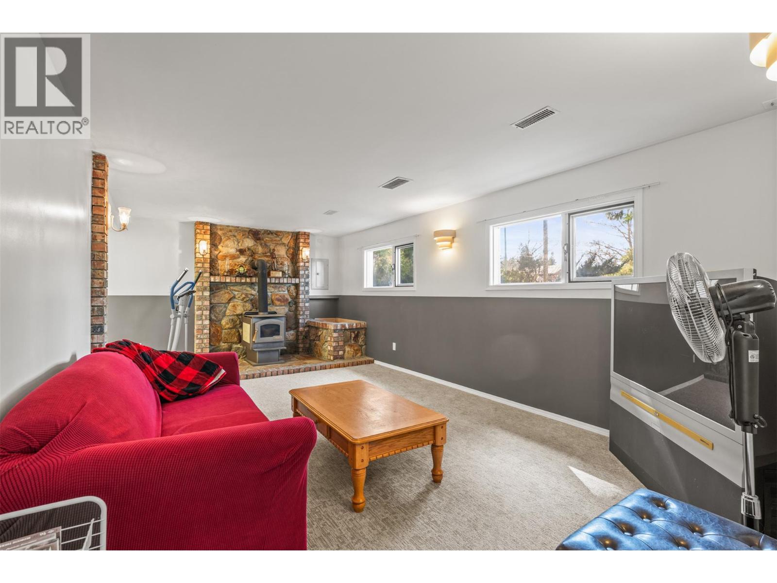 3419 LARCH DRIVE - 38