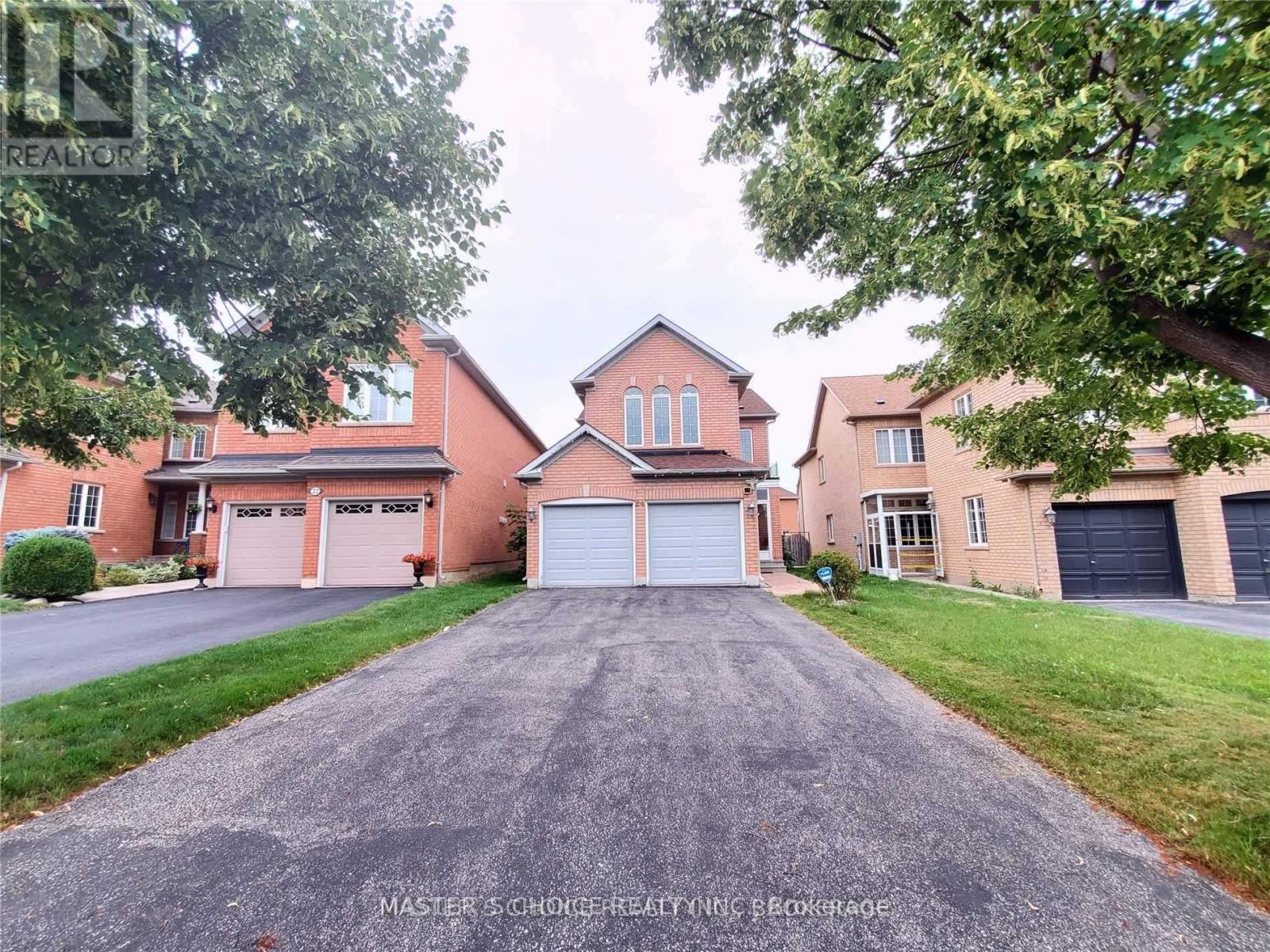 24 GOLDEN OAK AVENUE