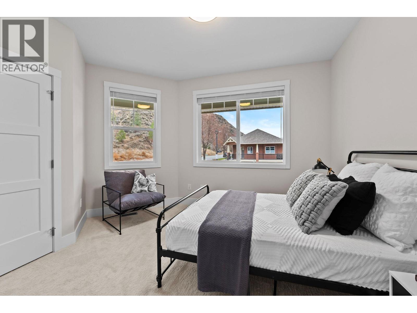 #137 200 GRAND BOULEVARD - 10