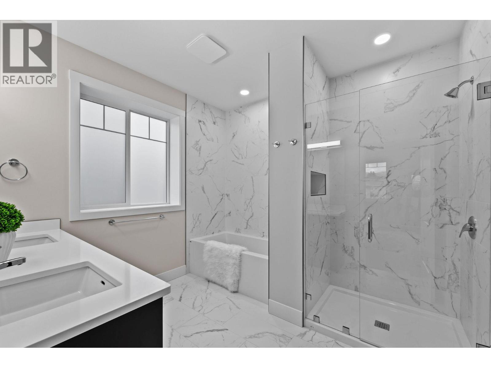 #137 200 GRAND BOULEVARD - 20